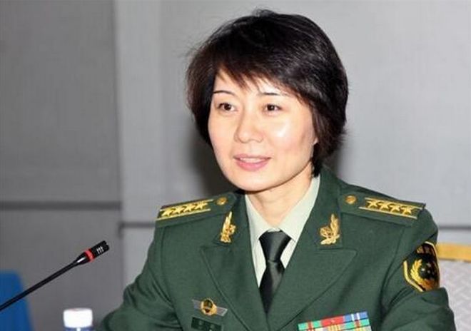 探秘沙場精英：一次關(guān)于中國人民武裝警察部隊特種警察學(xué)院畢業(yè)的咖啡館對話
