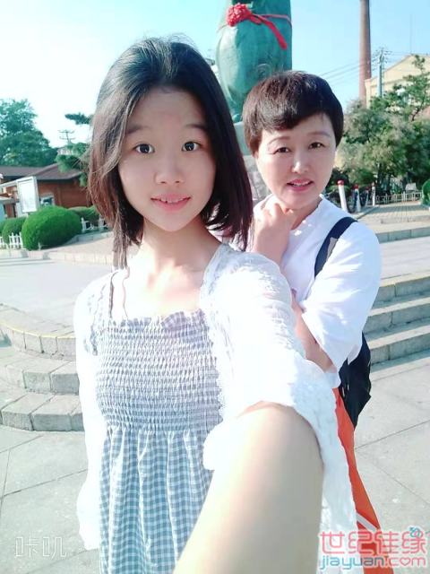 數(shù)字檔案中的靳婷:一場穿越時空的個人資料簡介圖片探尋之旅