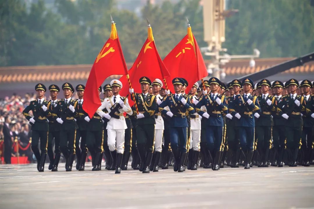 閱兵臺下的奇遇:探尋中國人民解放軍儀仗隊(duì)女兵方陣人數(shù)的無聲數(shù)字