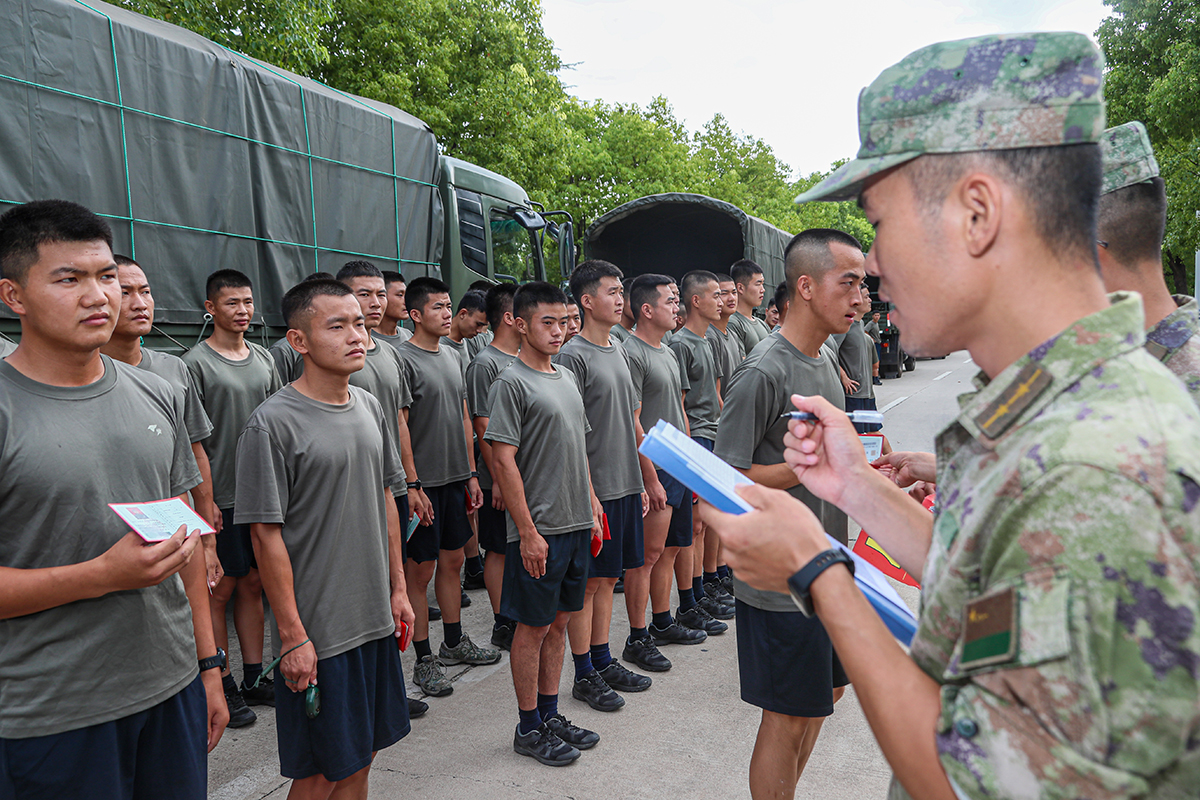 時空對話:解鎖“國防部征兵辦公室相對成績查詢”背后的時代邏輯