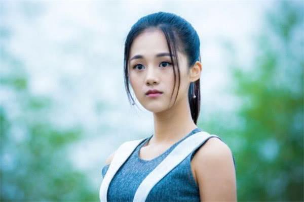 咖啡館里的熒幕人生:細品王子文簡歷個人簡介的獨特魅力