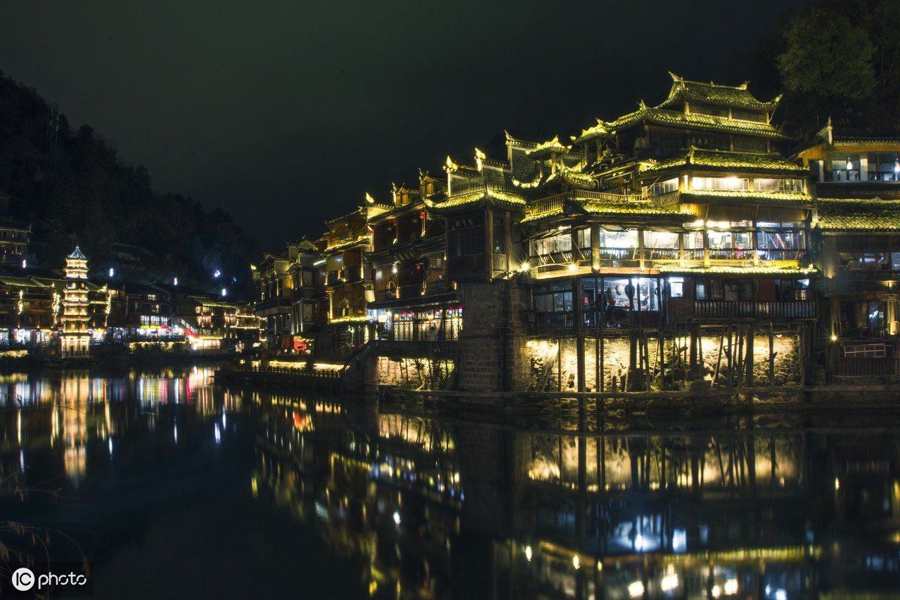 鳳凰古鎮(zhèn)的數(shù)字秘境:探尋7777788888管家婆老家鳳凰的跨時(shí)空對(duì)話