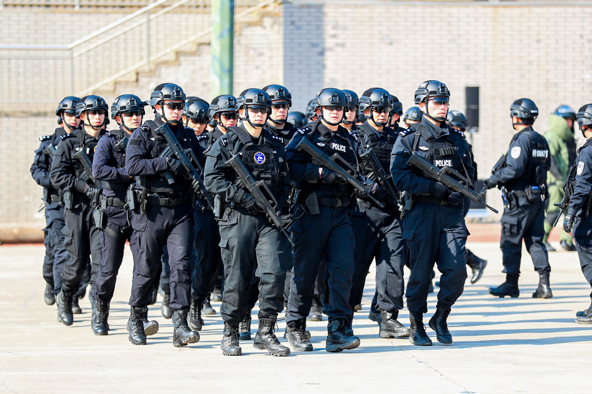 對話奇遇:探秘中國人民武裝警察部隊特種警察學(xué)院收女生嗎?