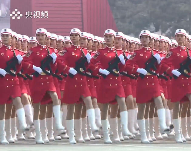 咖啡館里的奇遇：深度解讀2019中國人民解放軍女兵儀仗隊(duì)的時(shí)代回響
