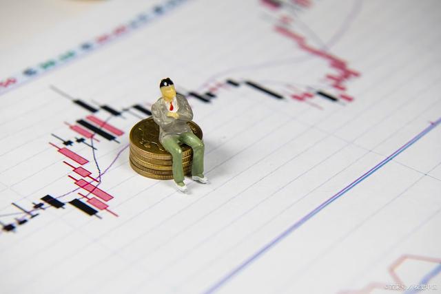 2025新澳天天開好彩：一場(chǎng)社會(huì)熱點(diǎn)下的多維博弈與深度爭(zhēng)議