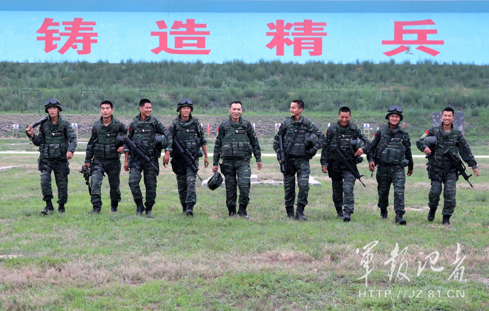 深度解析武警雪豹突擊隊訓練：鍛造反恐精銳的全攻略