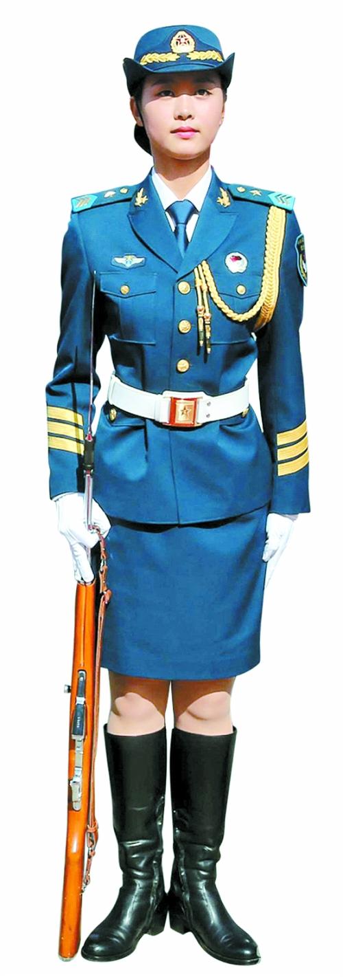 榮光之旅：一位紀(jì)錄片導(dǎo)演與中國人民解放軍儀仗隊女兵的深情對話