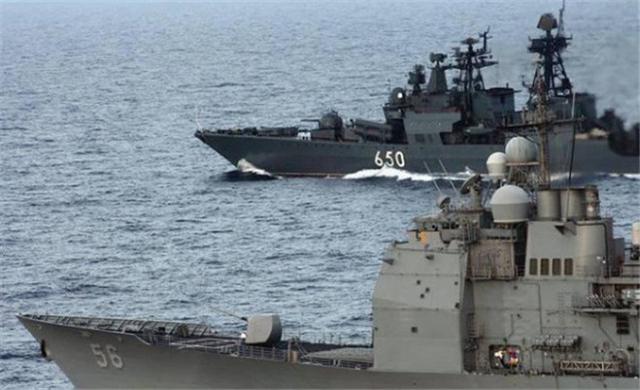 深海迷霧中的邊境對(duì)話:解析美國(guó)兩艘軍艦闖入俄羅斯的弦外之音