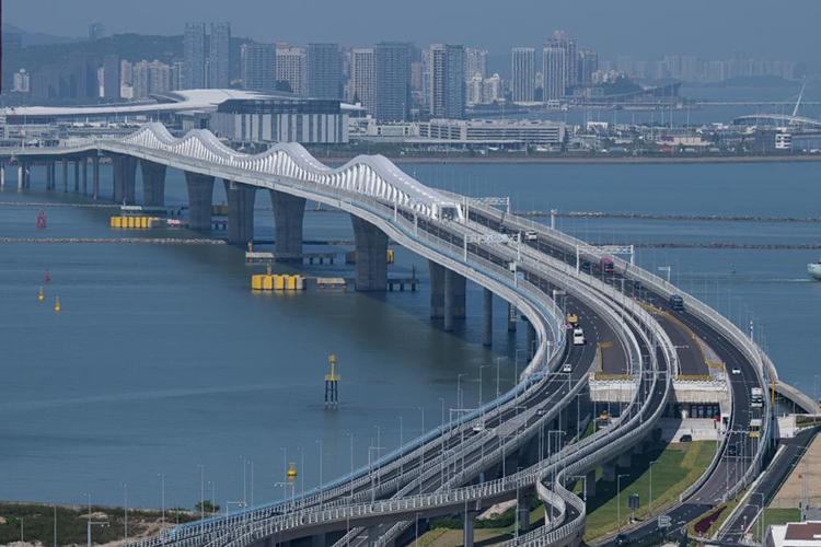 探秘2025澳門未來圖景:一場關于“新澳門正版內部”的深度對話