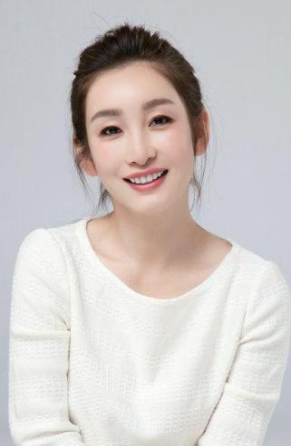 秦海璐個(gè)人資料簡(jiǎn)介圖片大全:深度解析其演藝生涯與生活全貌