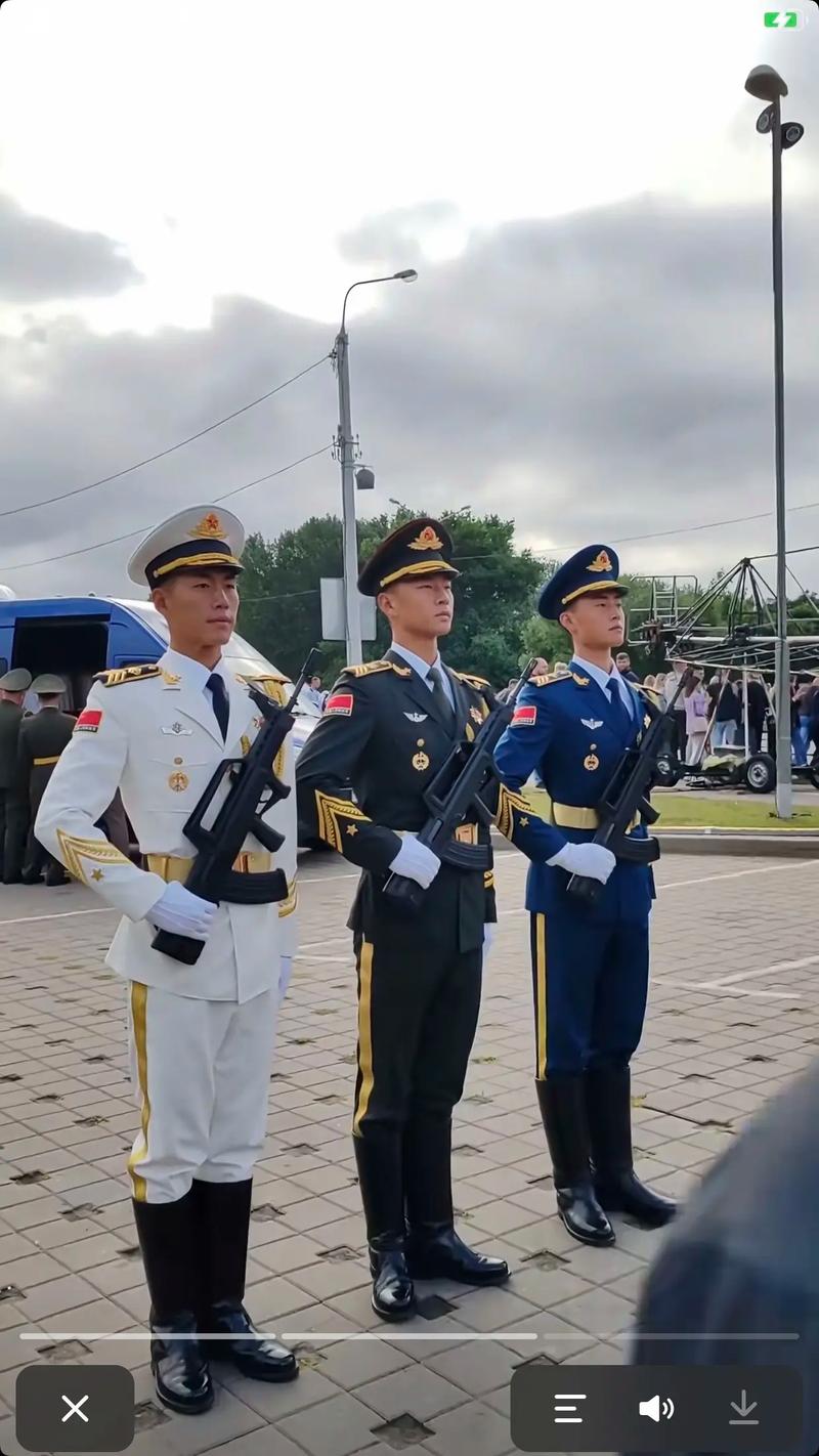 中國(guó)人民解放軍儀仗隊(duì)女兵外國(guó)人看:多元場(chǎng)景勾勒與跨文化特寫(xiě)訪談