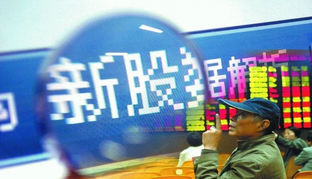 新澳門管家婆，揭秘期期中背后的秘密策略與智慧，揭秘新澳門管家婆期期中策略與智慧，背后的秘密與獨到之處